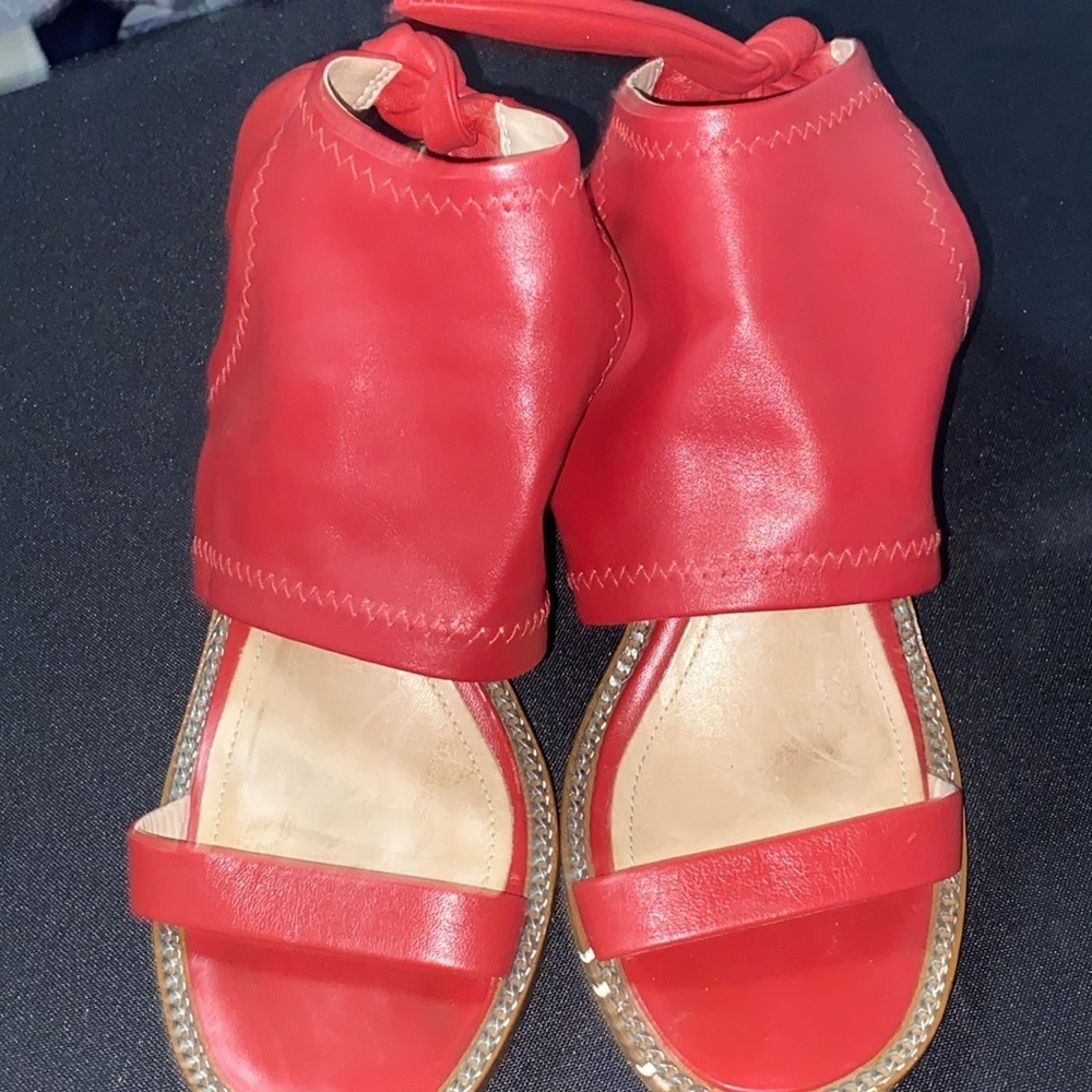 SCHUTZ WO SIZE 8/8.5(EU39) RED LEATHER STRAP SANDAL ANKLE TOE STRAP CHAIN ACCENT - Picture 10 of 14